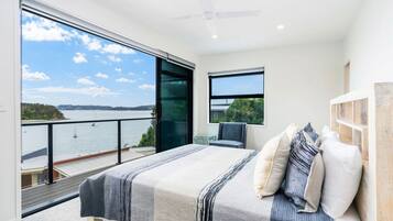 3 bedrooms, iron/ironing board, WiFi