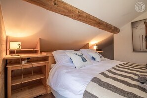 3 bedrooms, iron/ironing board, travel cot, free WiFi