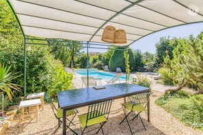 Pool - la Tour Bleue - Chanes (CHANES)