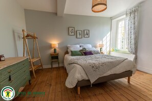 Bügeleisen/Bügelbrett, Reisekinderbett, kostenloses WLAN, Bettwäsche