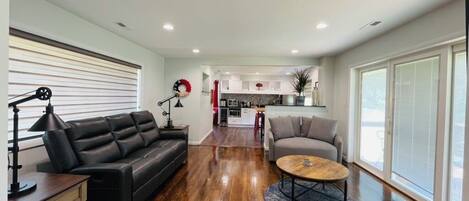 Appartement luxueux, Plusieurs lits, non-fumeur, vue sur le jardin | Draps en coton égyptien, literie de qualité