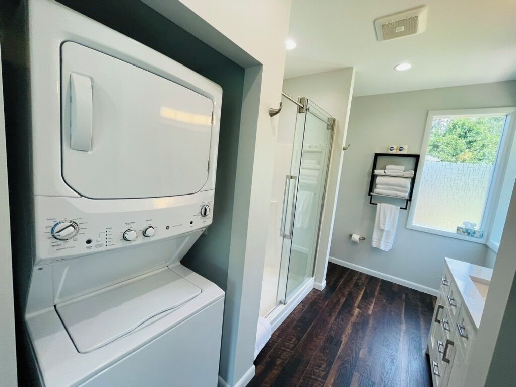 Premium Apartment, 1 King Bed, Non Smoking, Mountain View | Egyptian cotton sheets, premium bedding, memory-foam beds