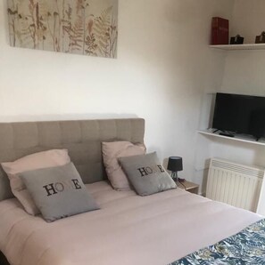 1 bedroom, WiFi, bed sheets
