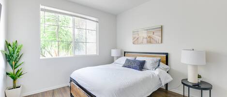 3 soverom, strykejern/-brett, reiseseng for barn og wi-fi