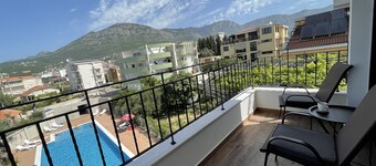 Apartment with pool, near the seaside, perfect for families with children