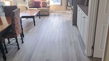 Smart TV, fireplace, DVD player