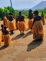 Habitación triple Confort | Caja fuerte y escritorio