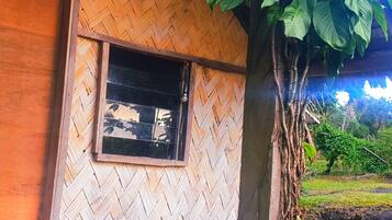 Basic Single Room | Bilik Mandi | Tab mandi dan pancuran berasingan, tab mandi mata air