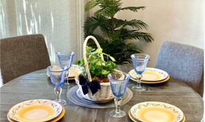 Dining - Nice Home in Riverside (Riverside)