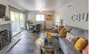 Smart TV - Nice Home in Riverside (Riverside)