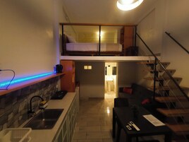 Comfort Loft, Multiple Beds | 1 bedroom, free WiFi, bed sheets