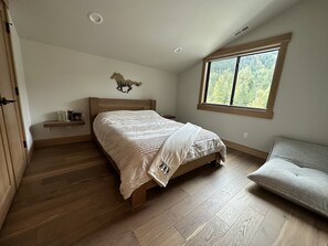 6 bedrooms, free WiFi - Mountain Cabin  (Snoqualmie Pass)