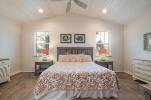 4 室のベッドルーム、アイロン / アイロン台、WiFi (無料)、ベッドシーツ