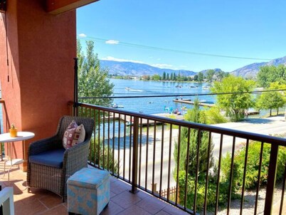 Osoyoos Lakeside 2 BDRM Condo!