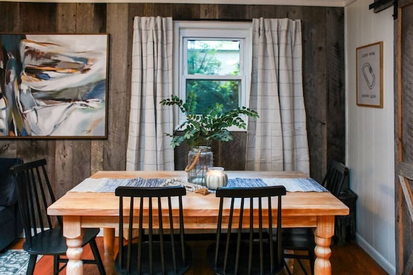 Dining - WiFi & Pets - Alice Rocks - Cave Run Lake & RRG KY (Frenchburg)