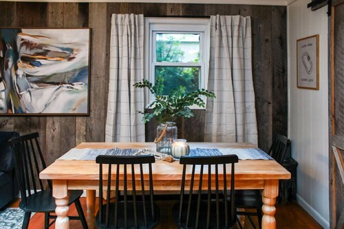 Alice Rocks- Pet Friendly, Firepit, WiFi