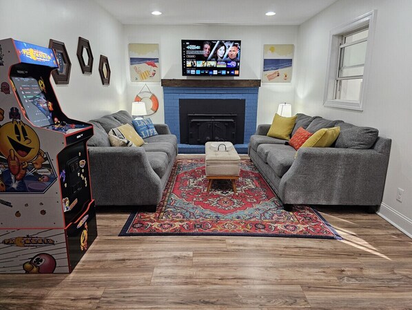 Smart TV, video games