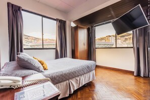 Desk, free WiFi, bed sheets - Elegance  Hotel (La Paz)