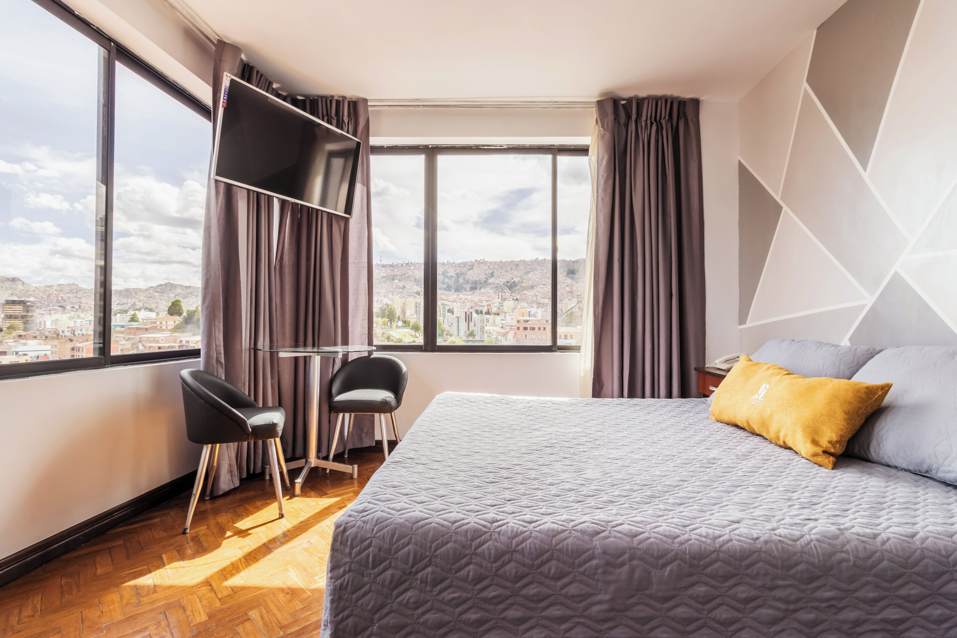 Quarto casal | Wi-Fi de cortesia, roupa de cama