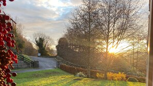 Unclassified image, 5 of 72, button - Rostrevor Valley Holiday Park- En-suite Rooms with Hot tub and Private Car Service  (Newry)