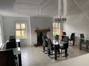 Business center - Rostrevor Valley Holiday Park- En-suite Rooms with Hot tub and Private Car Service (Newry)