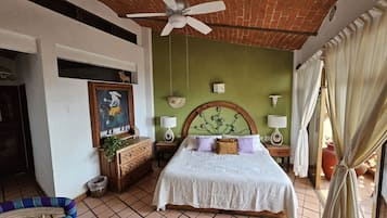 Quarto casal panorâmico, 1 cama King, vista para o oceano | 1 quarto, Wi-Fi de cortesia