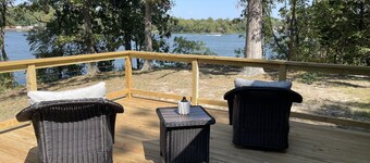 Lake house on the point with beautiful lake views! 