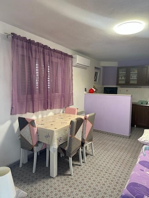 1 bedroom - Apartments Tonka - 150 m From Beach (Jelsa)