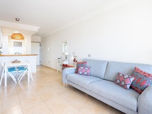 TV - Sea Breeze Apartment in Tenerife - PORÍS 5 (Porís de Abona)