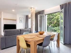 Dining - ★ New · Guimera Family Suites - B (Santa Cruz de Tenerife)