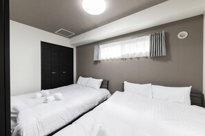 1 habitación, escritorio y cortinas blackout 