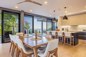 Dining - Ocean-View 4BR Villa w/ Private Pool. Walk to Hermosa Beach (Playa Hermosa)