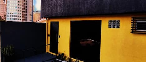 Fachada de la propiedad