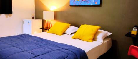 Minibar, individually decorated, individually furnished, desk