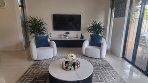 Smart TV, fireplace, music library