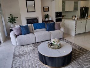 Smart-tv, pejs, musikbibliotek