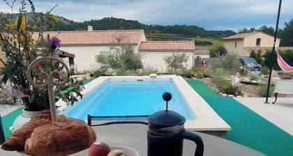 La villa des oliviers, un havre de paix et de charme en Haute-Provence
