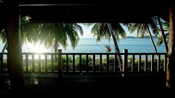 ํด๋์ ๋ฐฉ๊ฐ๋ก | ํ
๋ผ์ค/ํํฐ์ค