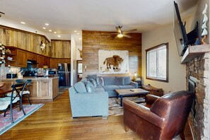 TV, fireplace - Walk to slopes with fireplace & on-site hot tub (Snowmass Village)