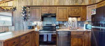 Walk to slopes with fireplace & on-site hot tub
