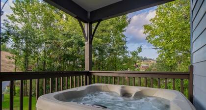 Stylish New 5BR/4BA Cabin Steps from Dollywood