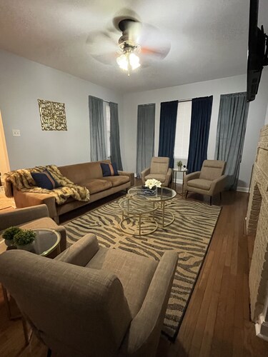 South Shore Home Near Lake for long-term stays, corporate travelers, and nurses 