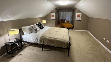 4 bedrooms, desk, iron/ironing board, free WiFi