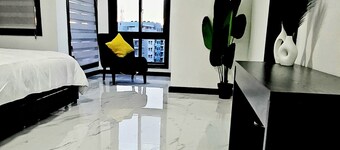 Retreat in New Kingston - Prime location for families or business travelers.