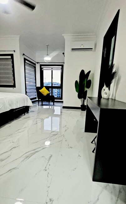 Retreat in New Kingston - Prime location for families or business travelers.