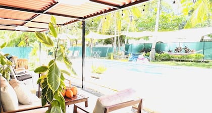 Snorkel beach, kayak and paddle board on white sand paradisiacal beach just 2min