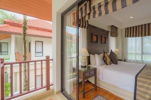 4 bedrooms, in-room safe, desk, iron/ironing board