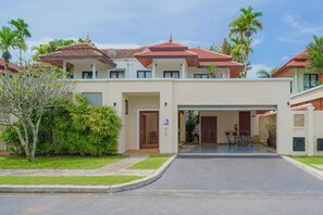 Exterior - 3-4BR Laguna Golf Course Villa with Pool & Jacuzzi (Tambon Choeng Thale)