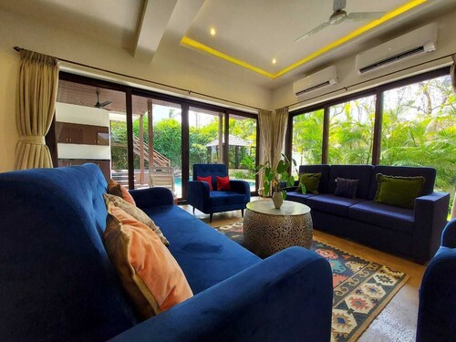 Elivaas Indah Lux. 4BHK Villa with Pvt. Pool