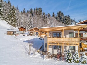 Exterior - Beautiful group accommodation near the ski lift (Kirchberg in Tirol)